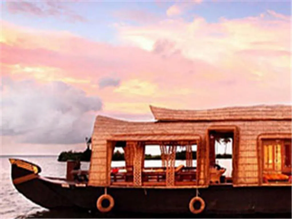 Hotel Marvel Cruise Alappuzha