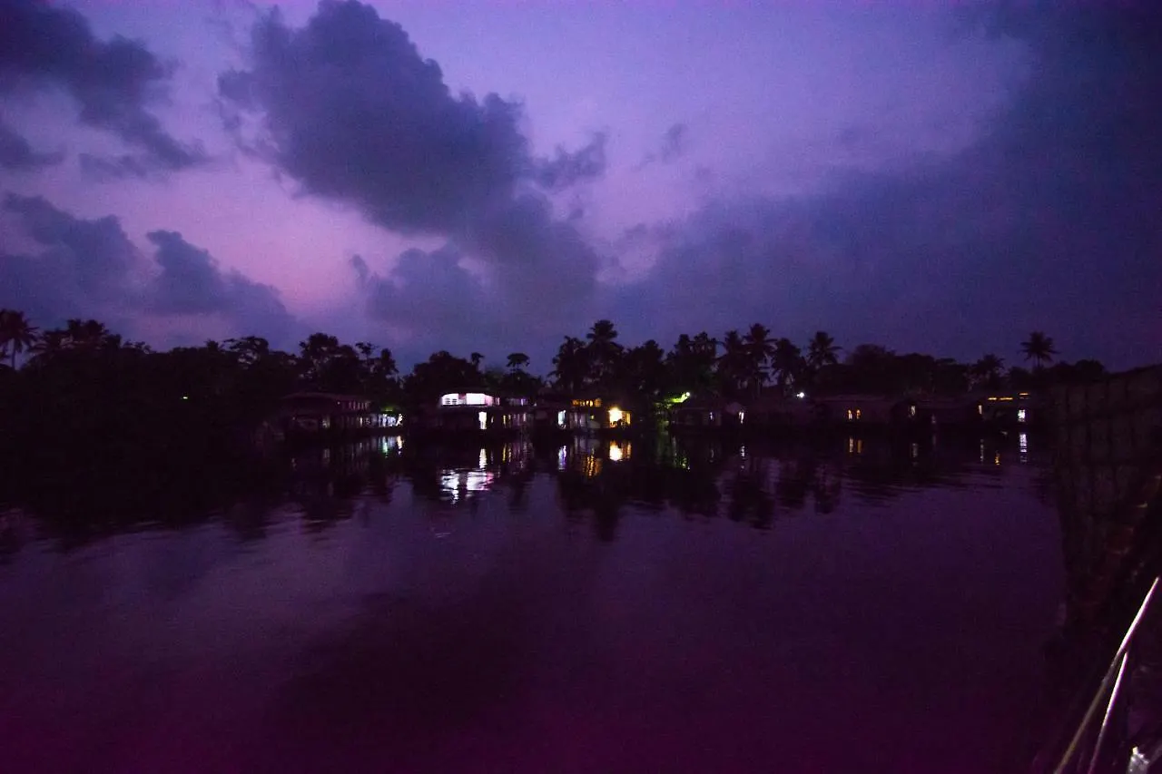 Hotel Marvel Cruise Alappuzha