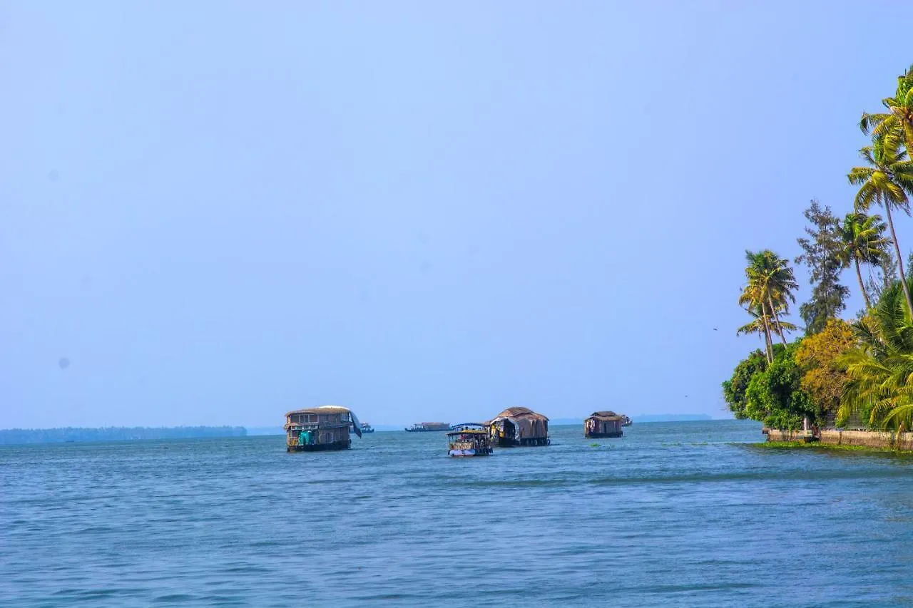 Hotel Marvel Cruise Alappuzha 3*,