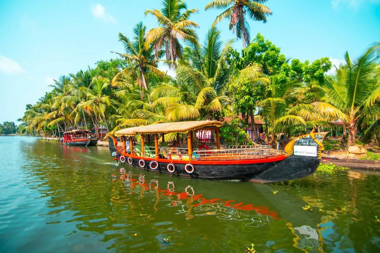 Hotel Marvel Cruise Alappuzha 3*,